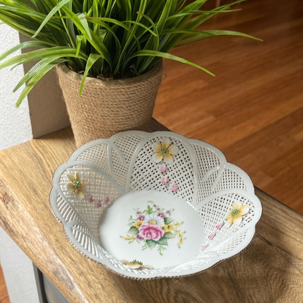 New Moga Tulia Porcelain Weaved Hand Painted Decorative Bowl W/ & Box